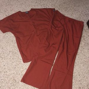 Cherokee Scrub Set. Excellent condition.